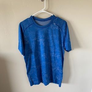 Men’s Lululemon Metal Vent Shirt Blue Camo Medium
